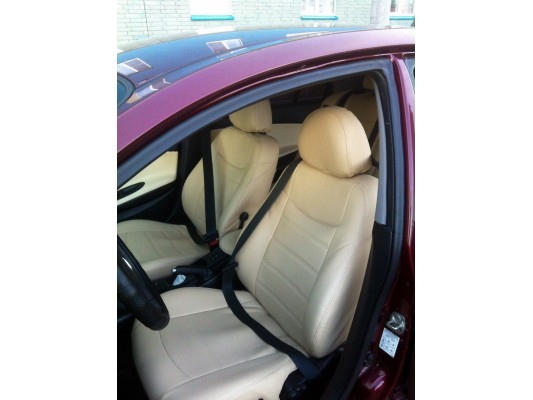 Авточехлы на Nissan Primera